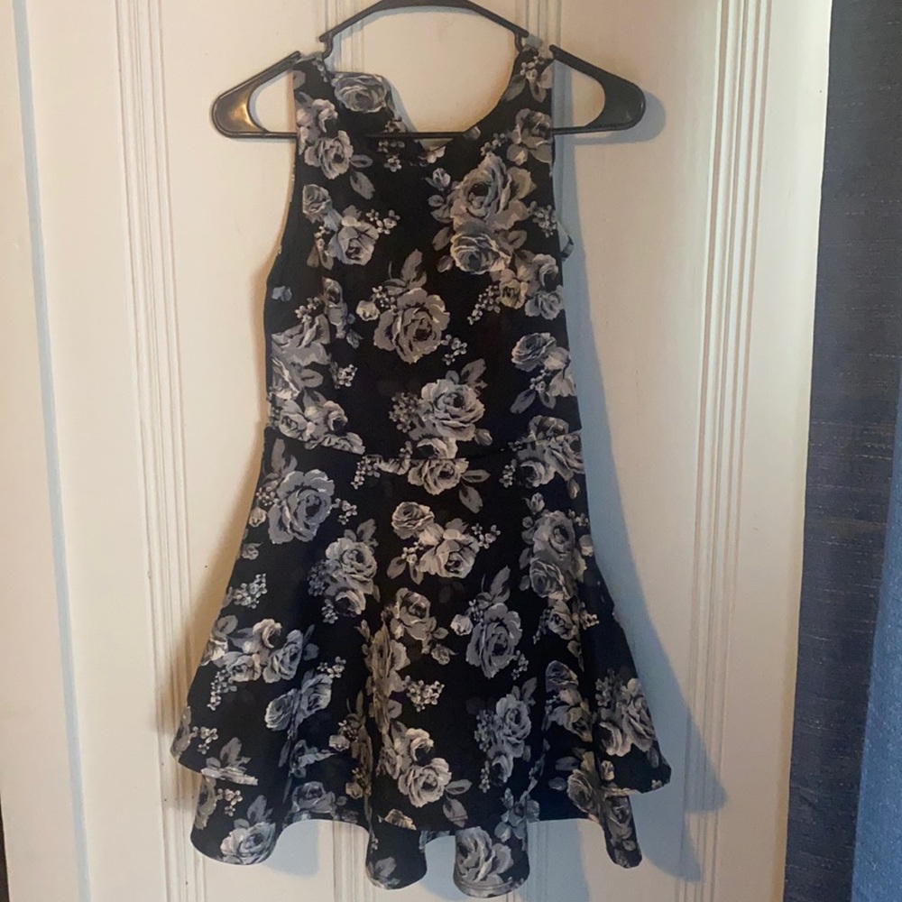 Black floral short dress